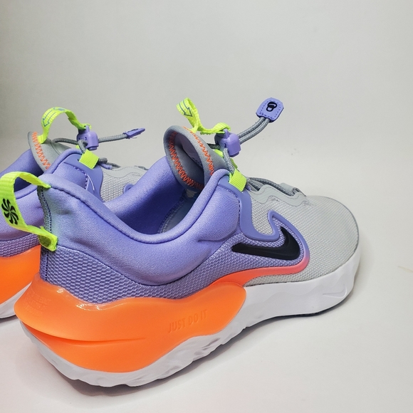 NEW Nike Run Flow Big Kids' Running Shoes [DR0472-002] Kids 6.5y , Womens Size 8 - Picture 8 of 10